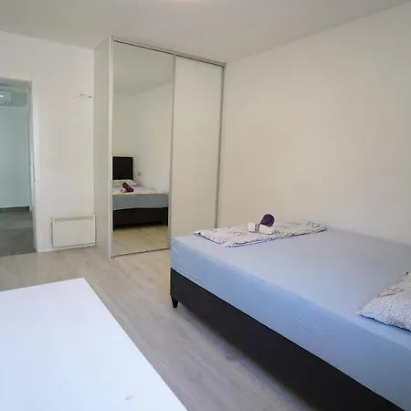 Apartment Luxury Maya Jacuzzi,swimming Pool
